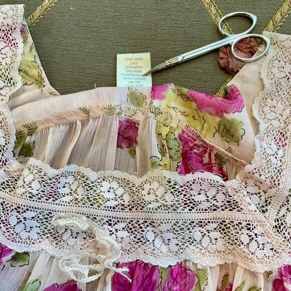 Band of Gypsies Top Y2K Crop Floral & Lace Purple Pink Beige Green Retro (S) - Picture 7 of 8